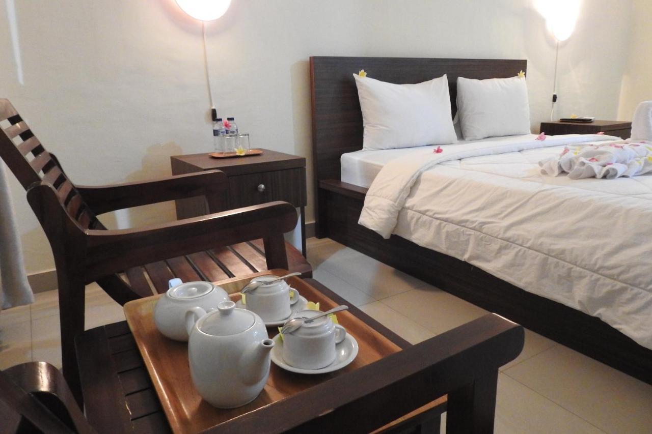 D'Batur Hotel Senggigi Exteriör bild