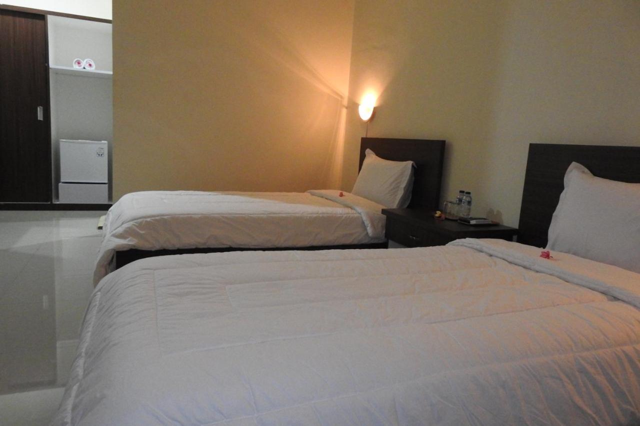 D'Batur Hotel Senggigi Exteriör bild