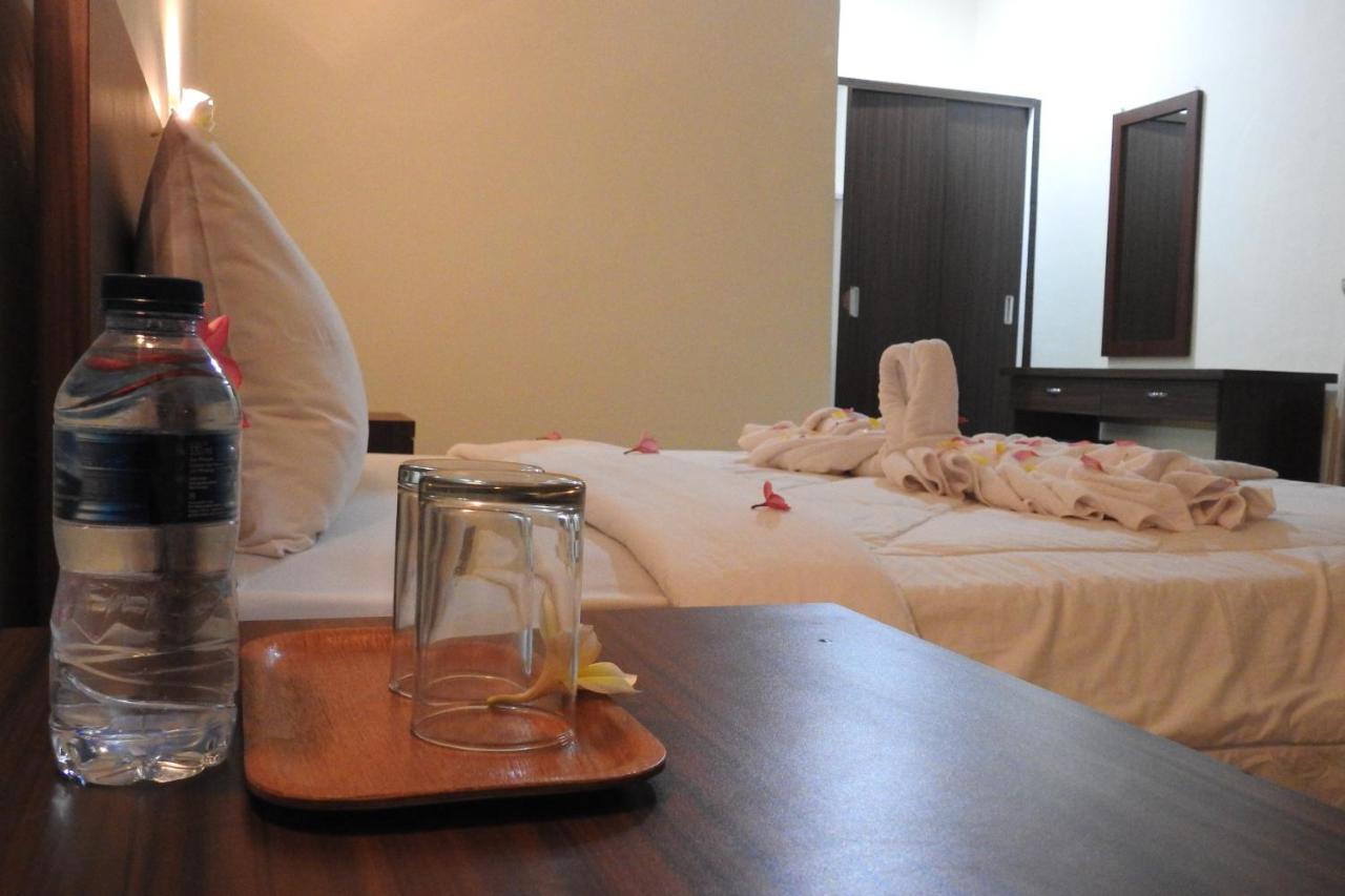 D'Batur Hotel Senggigi Exteriör bild