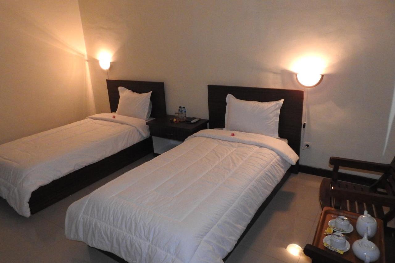 D'Batur Hotel Senggigi Exteriör bild
